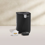 BRITA YOURCE mini en noir sur fond beige
